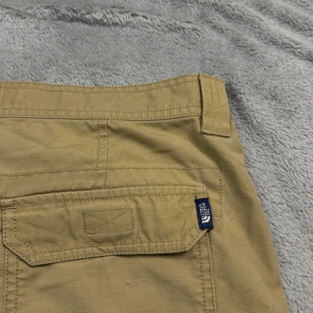 The North Face Mens Cargo Shorts Khaki Cotton Blend Size 36in. Waist Outdoor